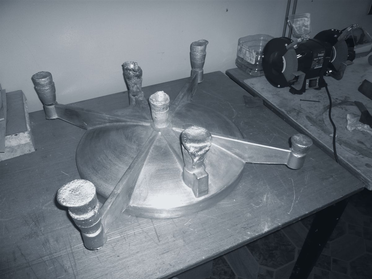 Первая отливка крышки вакуумного агрегата Shtray, 2008